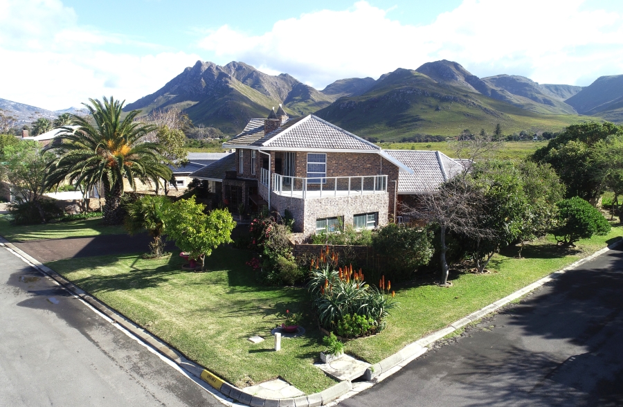 3 Bedroom Property for Sale in Heuningkloof Western Cape